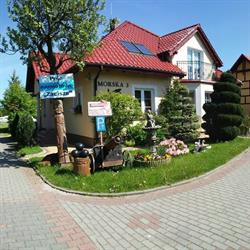 Zacisze. Pole Namiotowe, Wicie godziny otwarcia