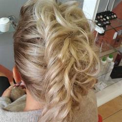 Beata. Salon Fryzjerski. Stawowczyk B., Dzierżoniów godziny otwarcia