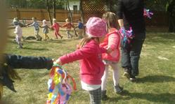 Przedszkole Niepubliczne Promyk. Przedszkole, opieka nad dziećmi, Dobre godziny otwarcia