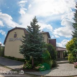 Villa Jaśmin, Racula godziny otwarcia