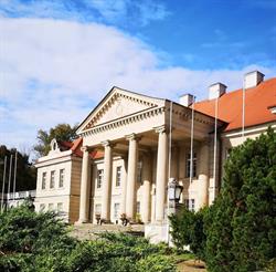 Pałac Czerniejewo. Hotel, restauracja, sale konferencyjne, godziny otwarcia