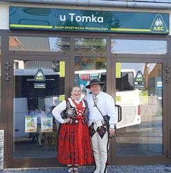 DELIKATESY U TOMKA, Ząb godziny otwarcia