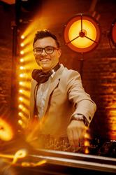 MUSIC TOM Tomasz Wieszczeczyński, Poznań godziny otwarcia