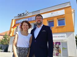 Leader School, Mosina godziny otwarcia