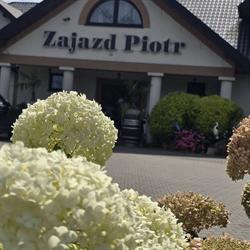 Zajazd Piotr, Cyców godziny otwarcia
