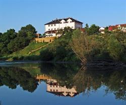 Bursztynowy. Hotel i restauracja, Józefów nad Wisłą godziny otwarcia
