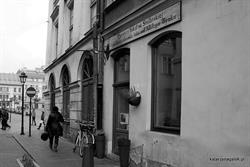 Pierwszy Lokal na Stolarskiej po lewej stronie, idąc od Małego Rynku, Kraków godziny otwarcia