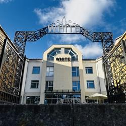 "White Hotel" Jan Romaniuk, Krynica Morska godziny otwarcia