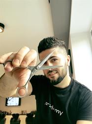 Shalaw Barber, Tychy godziny otwarcia
