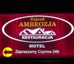Zajazd Ambrozja, Daszyna godziny otwarcia