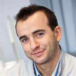 kuszczak clinic - dr n. med. Tomasz Kuszczak dentysta, stomatolog, periodontolog, implantolog, Poznań godziny otwarcia
