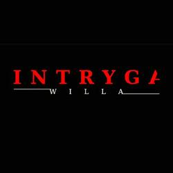 Willa Intryga, Puck godziny otwarcia