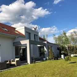 Sunny Villa, Kuty godziny otwarcia