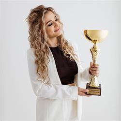 Zyra Salon Kosmetyczny, Nisko godziny otwarcia
