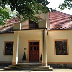 Dworek Bogdanka, Człopa godziny otwarcia