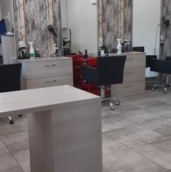 Salon fryzjerski ul. Napoleona 4, Kobyłka godziny otwarcia