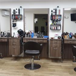 Salon Fryzjerski, Sławno godziny otwarcia