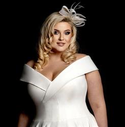 iDeo design suknie ślubne i wieczorowe plus size, Warszawa godziny otwarcia
