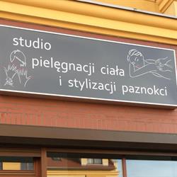 Studio pielęgnacji ciała i stylizacji paznokci. Masaż przedłużanie rzęs i henna., Świdnica godziny otwarcia