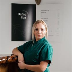 Dafne Spa/Salon Kosmetyczny Legnica/Sauny/ Makijaż permanentny/ Masaże/ Spa/Szkolenia, godziny otwarcia