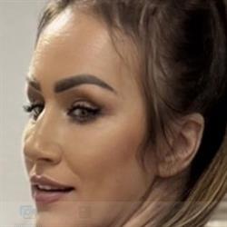Butik Naomi, Stopnica godziny otwarcia