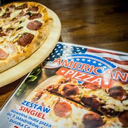 American Pizza, Baniocha godziny otwarcia