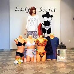 Lady Secret Sklep z bielizną, Wyrzysk godziny otwarcia