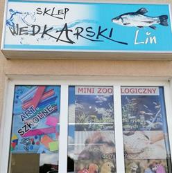 Sklep Wędkarski, Tuchomie godziny otwarcia