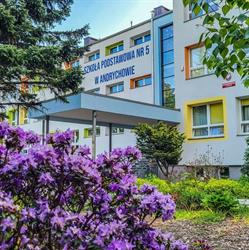 Szkoła Podstawowa nr 5 w Andrychowie, Andrychów godziny otwarcia
