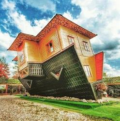 Dom do góry nogami Zakopane, godziny otwarcia