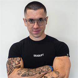 Kacper Król - trener personalny @kacpertrenuje, Jelenia Góra godziny otwarcia