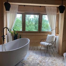 Rancho Zalinski, Bustryk godziny otwarcia