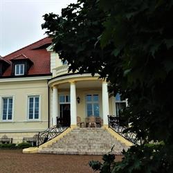 Dwór Polski Osieczek, Pniewy godziny otwarcia