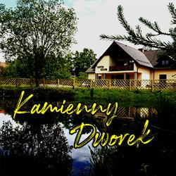 Kamienny Dworek, Kamień godziny otwarcia