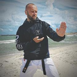 Karate Klub Bytów, godziny otwarcia
