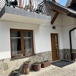 Noclegi "Pod Jaworzyną" -pokoje i apartamenty, Niedźwiedź godziny otwarcia