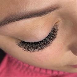 Rzesy Poznan Beauty lashes, Poznań godziny otwarcia
