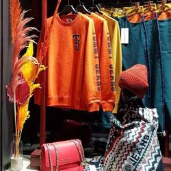 Vesti_bene - odzież firmowa (Tommy H., Guess, Calvin Klein, Pepe Jeans), Wieluń godziny otwarcia