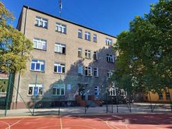 Szkoła Podstawowa nr 1 im. Szarych Szeregów w Namysłowie, Namysłów godziny otwarcia