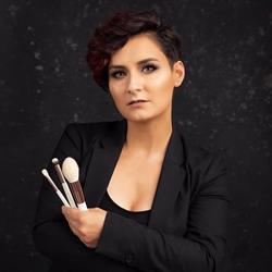 Mona Make Up Artist, Łapy godziny otwarcia