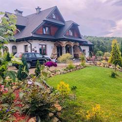 Tajemnicza Kraina, Cisna godziny otwarcia