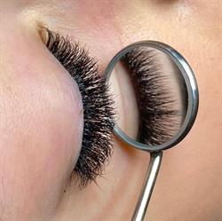 Your Lashes, Gdynia godziny otwarcia