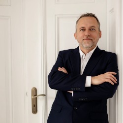 Tobiasz Szlęk - Agent nieruchomości Katowice Giszowiec, godziny otwarcia